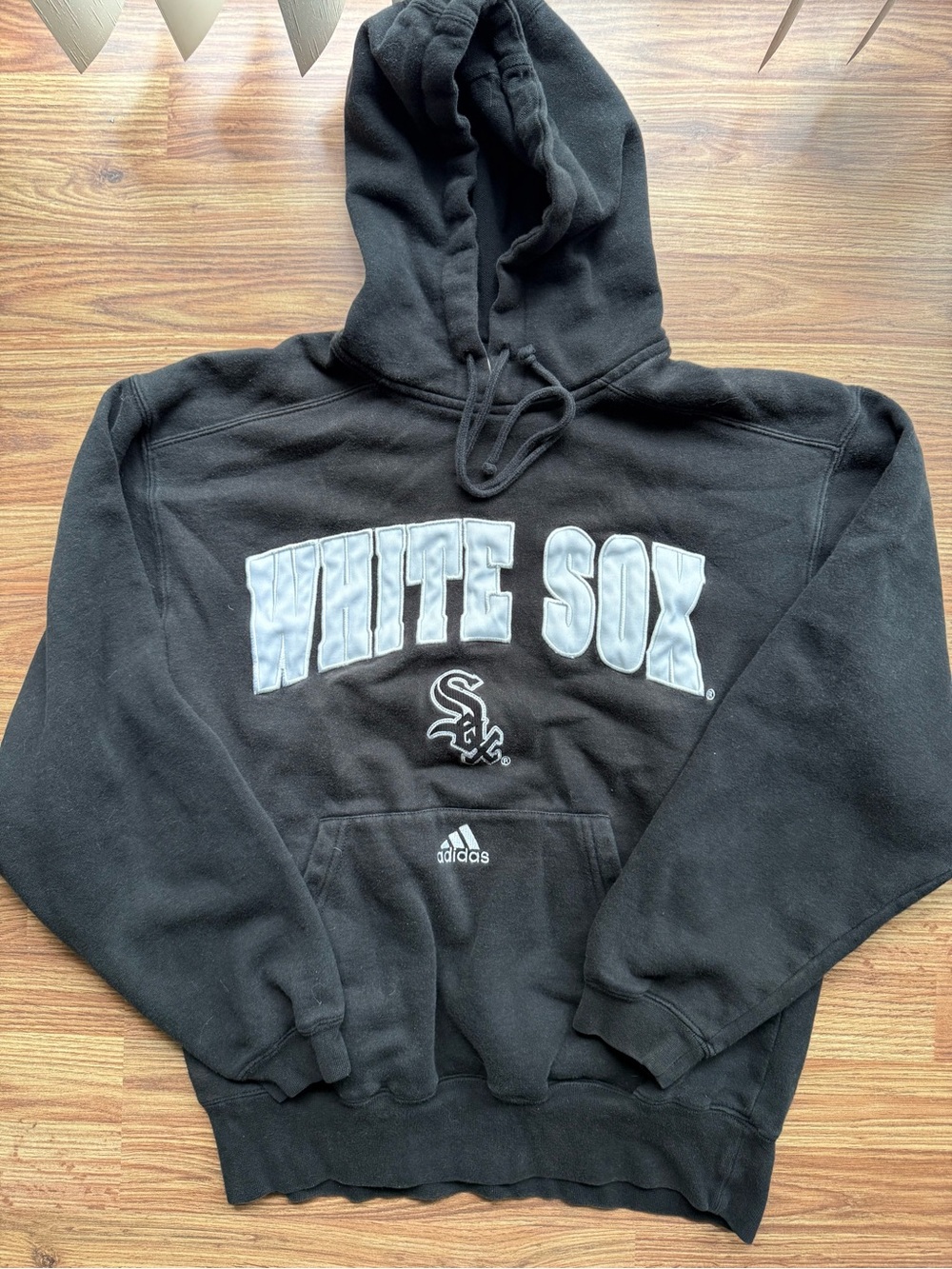 Vintage Adidas Men’s Black Chicago White Sox Pullover Hoodie